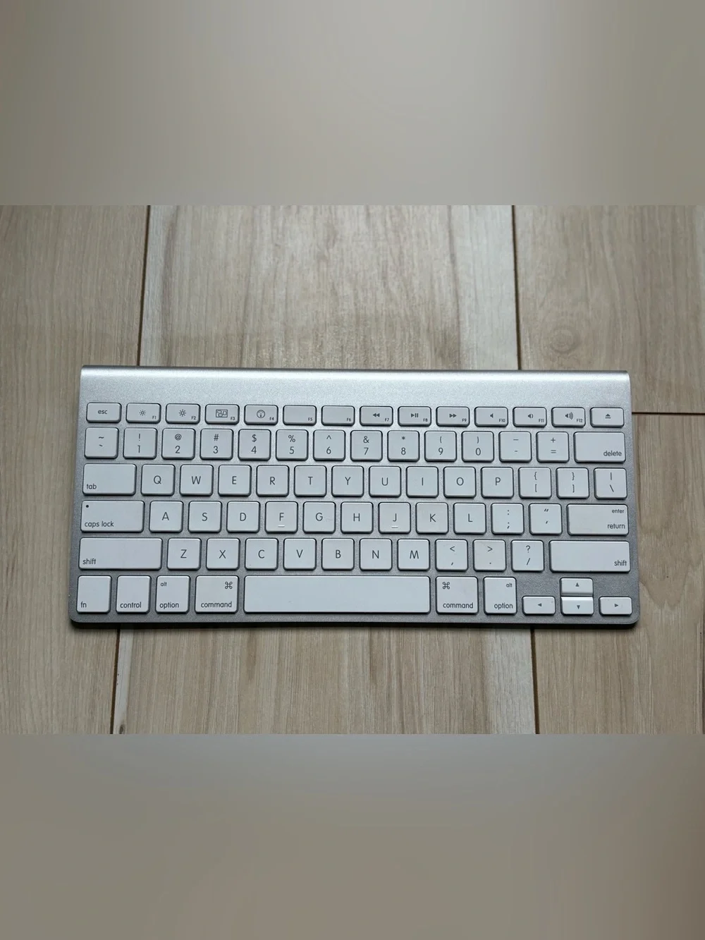 Apple Wireless Keyboard A1314 Bluetooth Aluminum Keyboard Silver